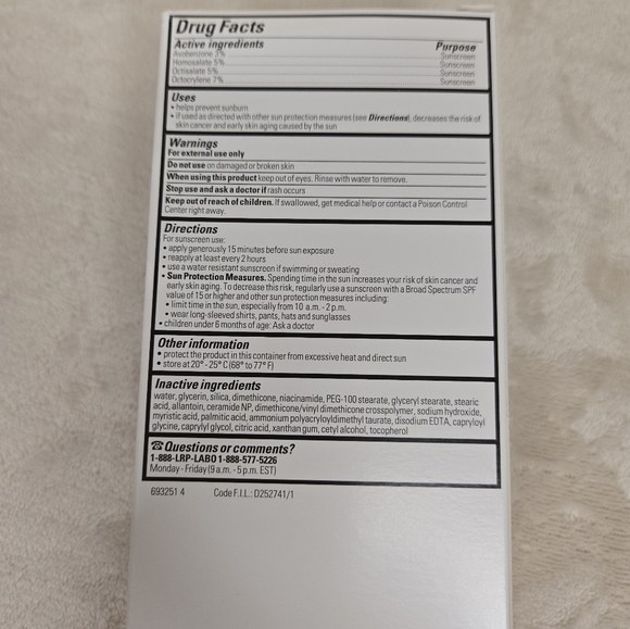 La Roche Posay Toleriane Double Repair Face Moisturizer UV Broad Spectrum SPF 30 - Picture 4 of 10